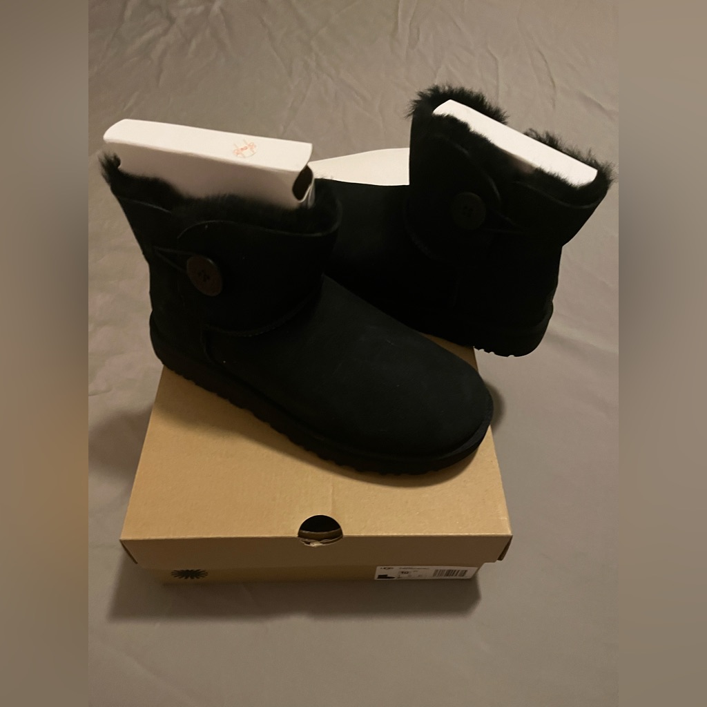 Ugg Mini Bailey Button Ii
